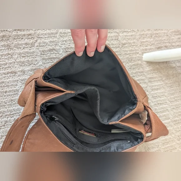 VTG Talbot's Soft Brown Leather Crossbody - Picture 7 of 7